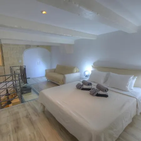 Cute And Modern Duplex In Ideal Location Rcas1-1 * 瓦莱塔