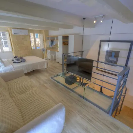 Lägenhet Cute And Modern Duplex In Ideal Location Rcas1-1 Valletta
