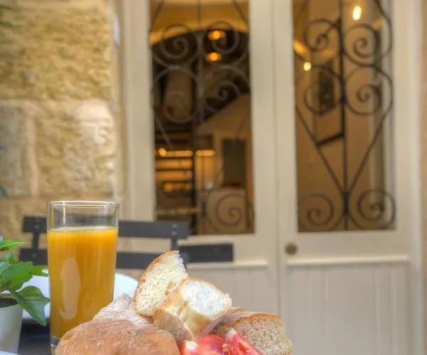 Cute And Modern Duplex In Ideal Location Rcas1-1 *