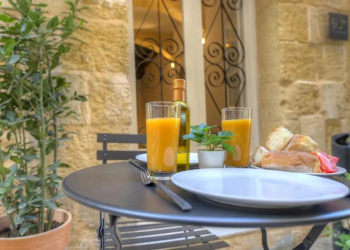 Cute And Modern Duplex In Ideal Location Rcas1-1 * Valeta